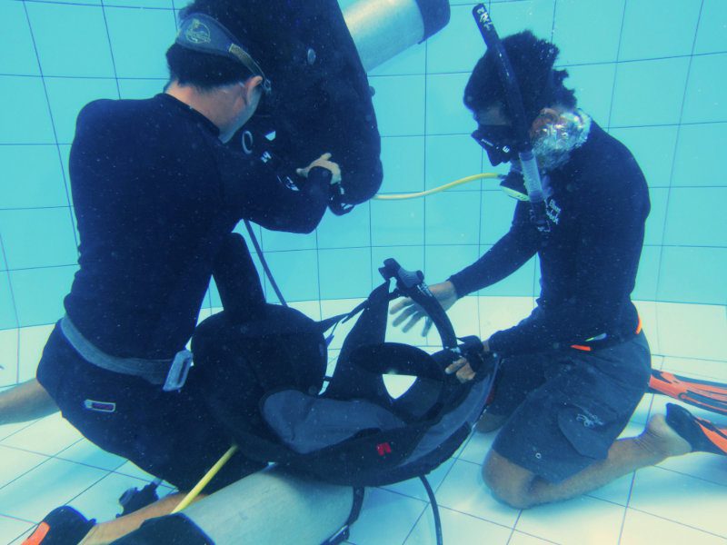 courses-dm PADI Course at pool