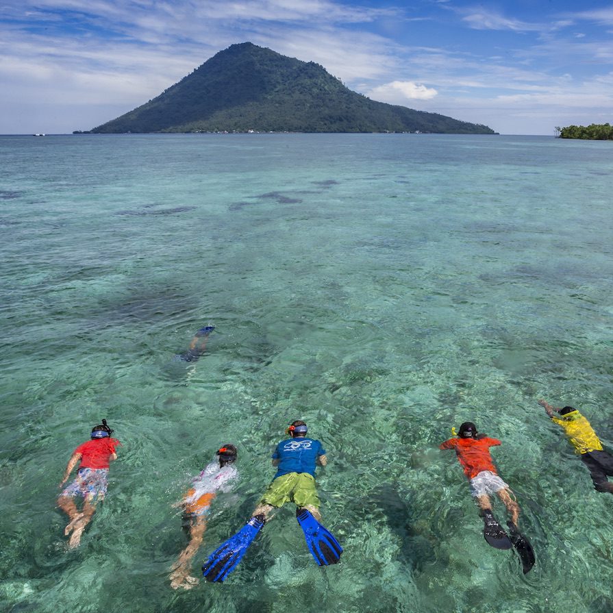 North Sulawesi, Nord Sulawesi, Celebes Sea, Murex Manado family holiday